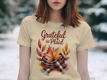 Women’s Thanksgiving T-Shirt – Grateful in Plaid